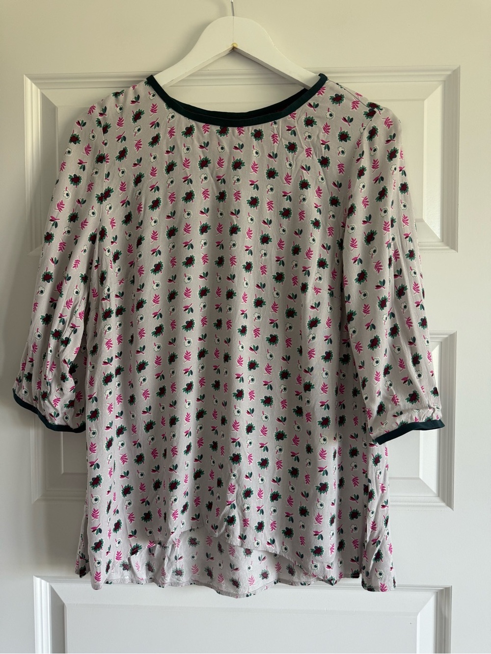 Boden Blouse Top Womens 10 Gray Green Pink Floral 3/4 Sleeve Viscose